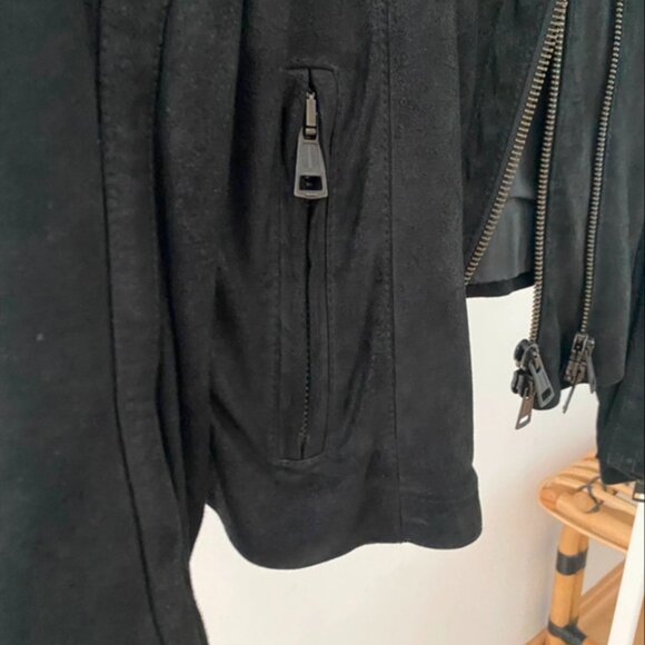 black coat - Picture 6 of 7